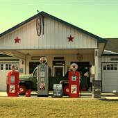 Mike's Garage Vintage Texaco Station