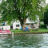Brooklyn Lakefront Cottage