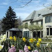 Earhart Manor