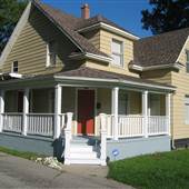 Pontiac Beautiful Porch & Lot House