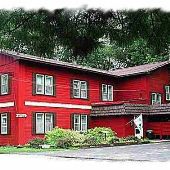 East Bay Lakefront Lodge
