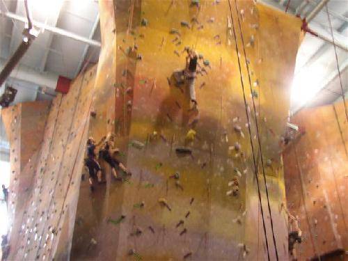 Planet Rock Climbing Gym: Ann Arbor
