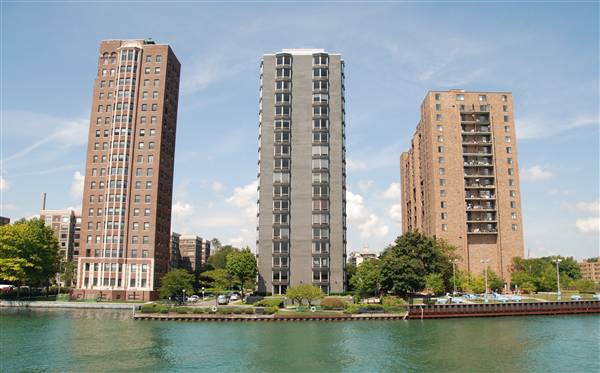 Shoreline East Condominiums