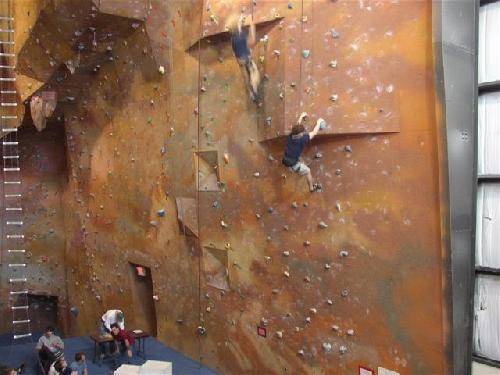 Planet Rock Climbing Gym: Ann Arbor