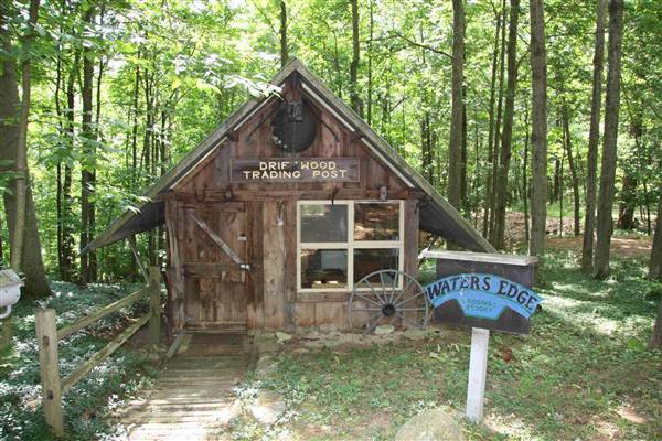 Waters Edge Lodging & Resort