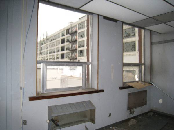 601 Piquette Warehouse