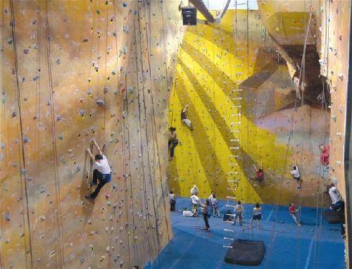 Planet Rock Climbing Gym: Ann Arbor