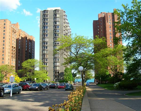 Shoreline East Condominiums