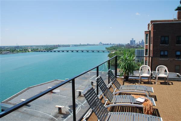 Shoreline East Condominiums