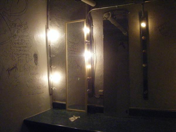 Clutch Cargo's Nightclub